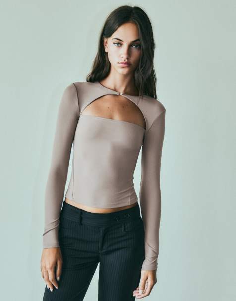 Bershka polyamid T-shirt med udskæringer i beige - view 1