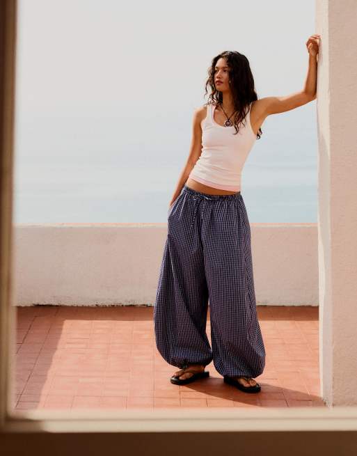 Bershka Poplin bloomer trousers in burgundy, 3 of 4
