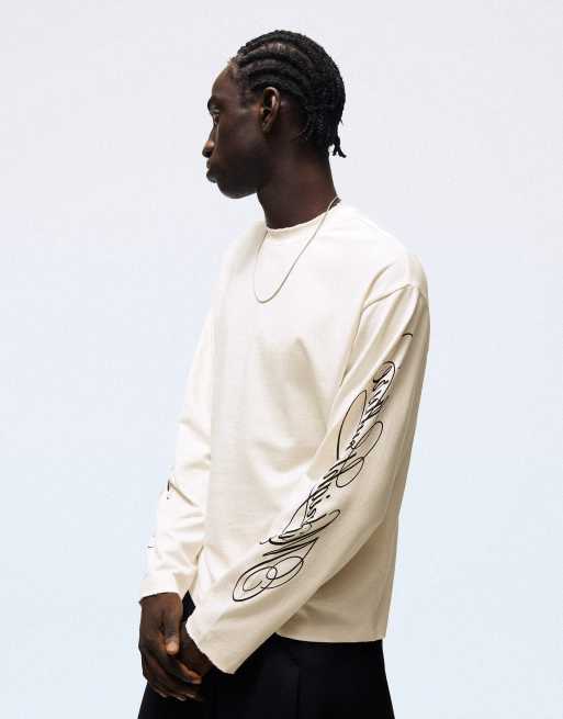 Bershka print long-sleeved t-shirt in white, 2 of 6