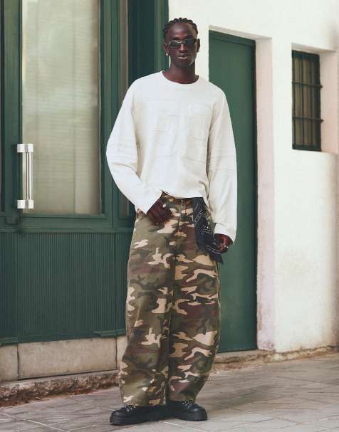Bershka Printed baggy trousers in green - view 1