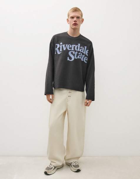 Bershka Printed plush round neck sweatshirt in charcoal - view 1