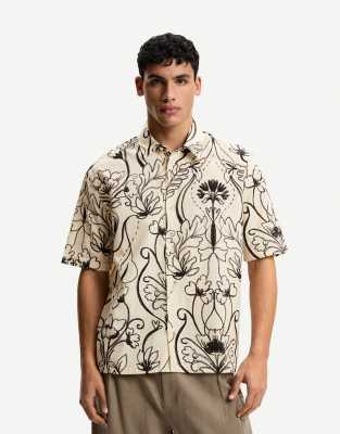 Bershka printed short sleeve shirt in white - view 1