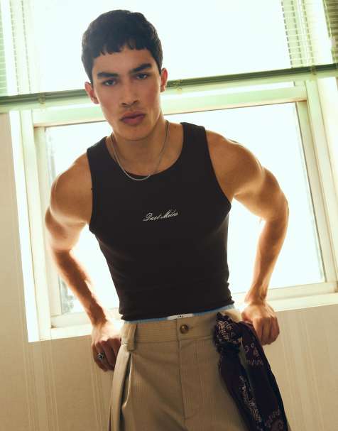 Bershka Printed vest top in black - view 1