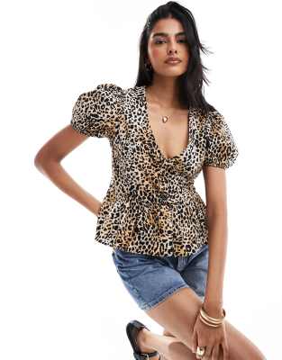 puff sleeve peplum top in leopard print-Brown