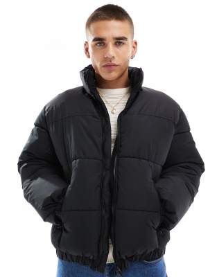 puffer jacket in black