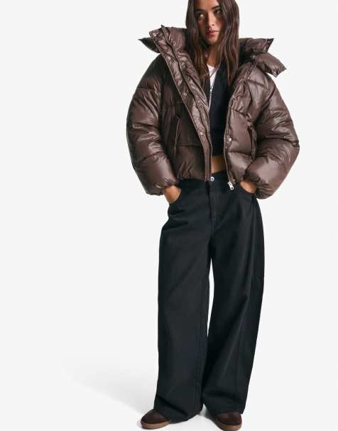 Bershka Puffer jacket with hood in brown - view 1