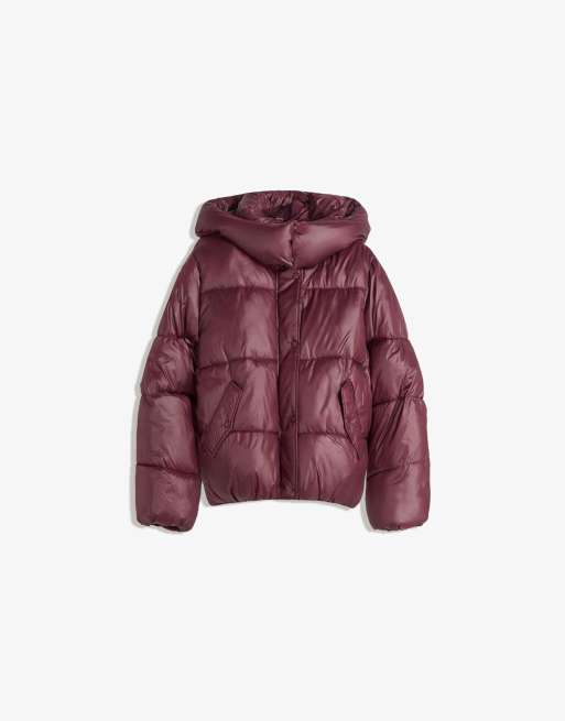 Bershka Puffer jacket with hood in burgundy