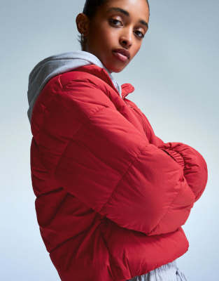 Bershka - Pufferjacke in Rot