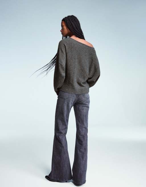 Bershka - Pull à col bateau et clous - Gris