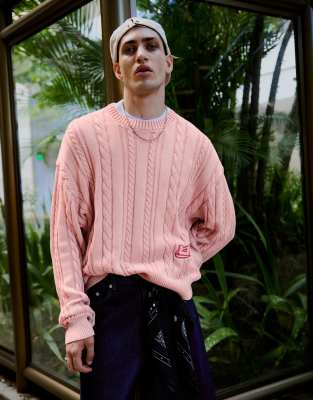Bershka - Pull en maille torsadée à col rond - Rose