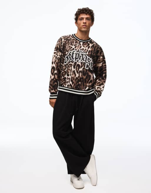 Bershka pull ras de cou imprimé animal marron, 2 de 5