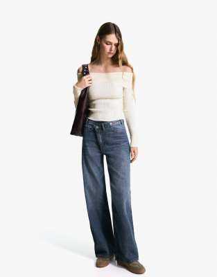 Bershka - Pull texturé avec encolure Bardot - Blanc