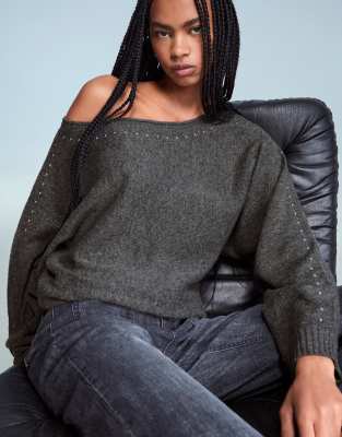 Bershka - Pullover in Grau mit U-Boot-Ausschnitt und Nietenbesatz