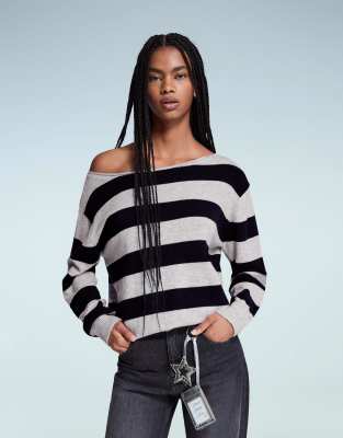 Bershka - Pullover in Jeansblau mit U-Boot-Ausschnitt und Muster