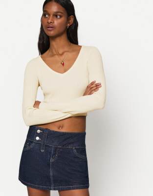 Bershka - Pullover in Weiß mit V-Ausschnitt