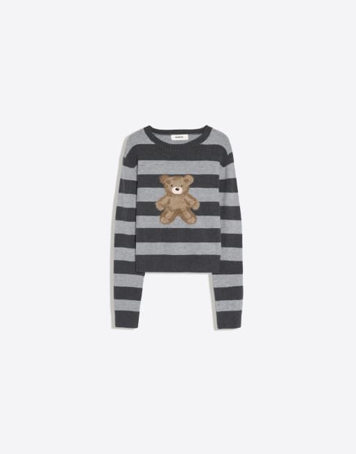 Bershka Pullover mit Rundhalsausschnitt und Bär in Grau, 5 von 5