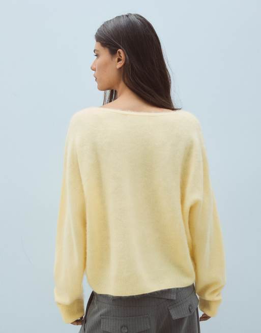 Bershka Pullover mit V-Ausschnitt aus 100 % Wolle in Gelb, 3 von 6