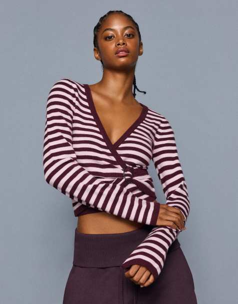 Bershka Pullover mit V-Ausschnitt, Streifen und Schnalle in Pink - view 1