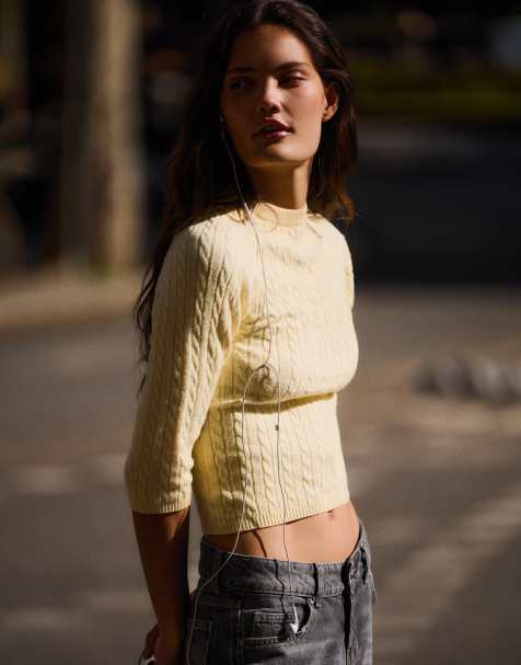 Bershka Pullover mit Zopfmuster und Rundhalsausschnitt in Gelb - view 1