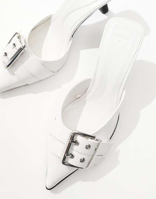 Bershka - Pumps met hak en gespdetail in wit, 3 van 4