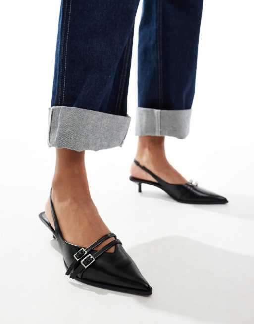 Bershka - Pumps met hak en gespdetail in zwart