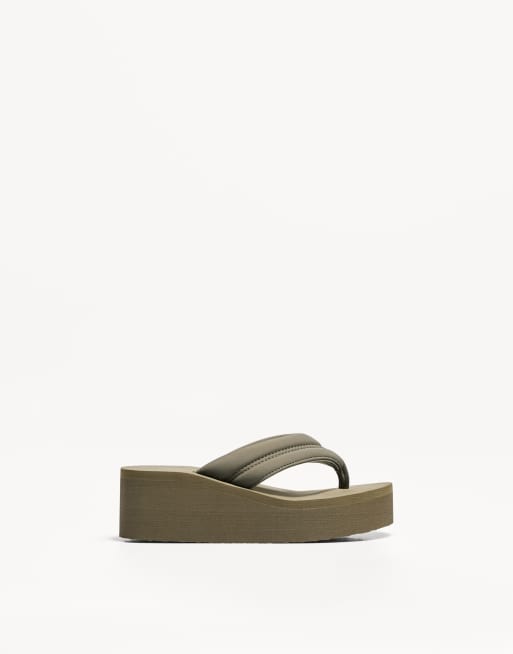 Bershka quilted platform sandals in khaki - KHAKI