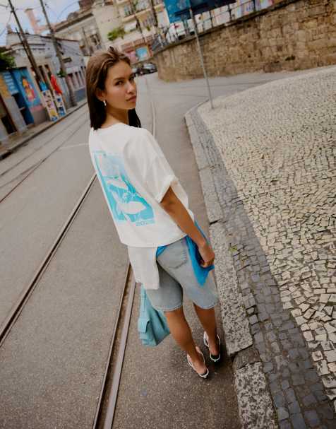 Bershka - Recht T-shirt met korte mouwen en print in wit - view 1