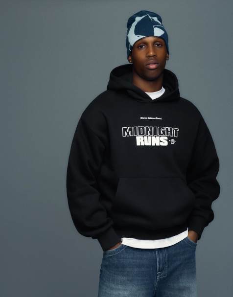 Bershka - Rechte hoodie met print in zwart - view 1