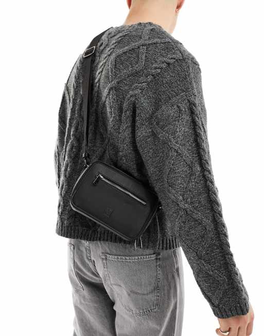 Bershka - Rechthoekige crossbody tas in zwart