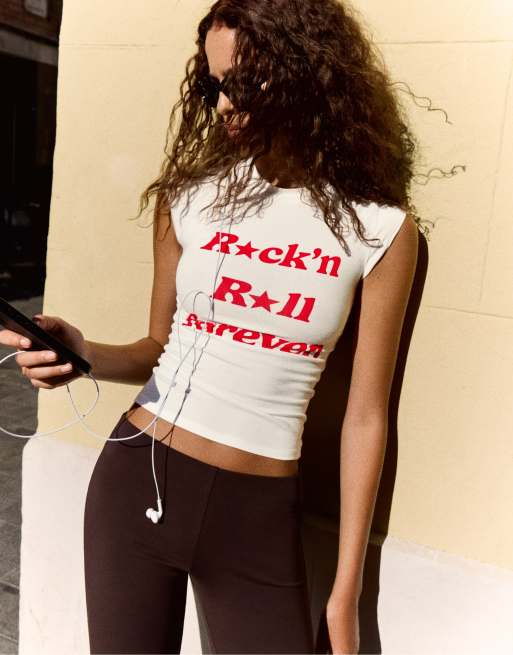 Bershka regular-fit T-shirt met print in wit, 2 van 5