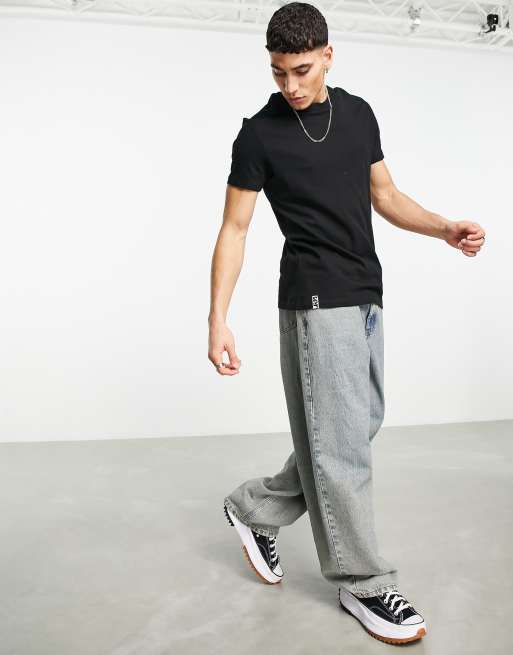 Black shirt with grey sweatpants new arrivals