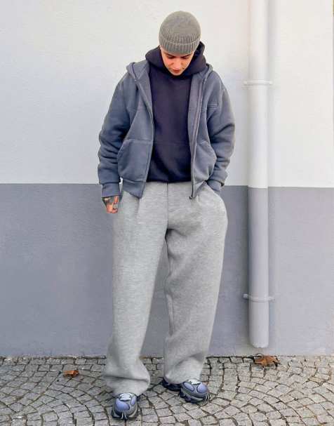 Bershka – Relaxed-Fit-Jogginghose in Hellgrau mit Abnähern - view 1