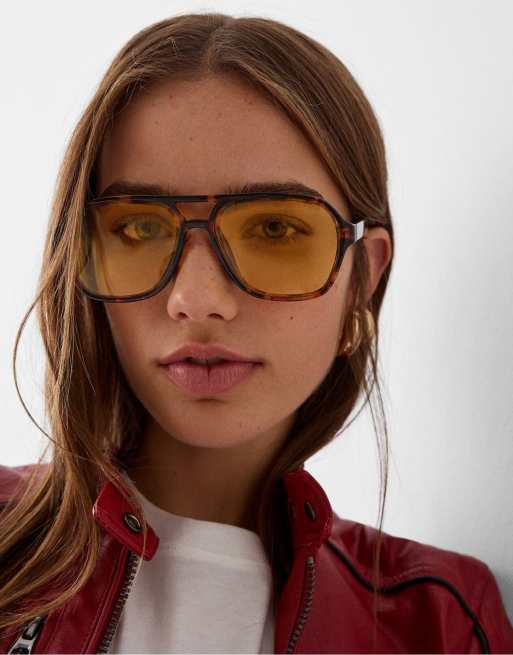 Bershka retro sunglasses in brown, 2 of 3