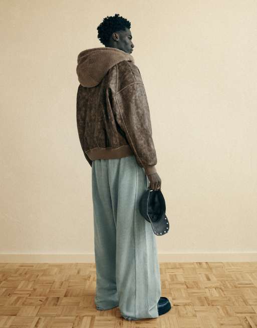 Bershka Reversible faux fur hooded jacket in brown, 3 of 5