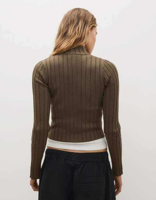 Bershka Ribbed knit zip-up cardigan in khaki, 3 of 5