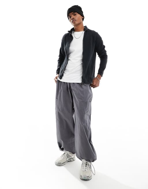 Bershka - Ribstrikket sweatshirt med ståkrave og gennemgående lynlås i koksgrå, 2 af 4