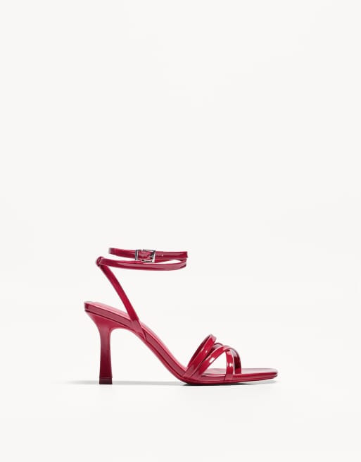 Bershka – Riemchensandalen in Rot mit Absatz
