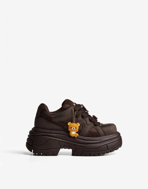 Bershka – Rilakkuma – Plateau-Sneaker in Braun ASOS