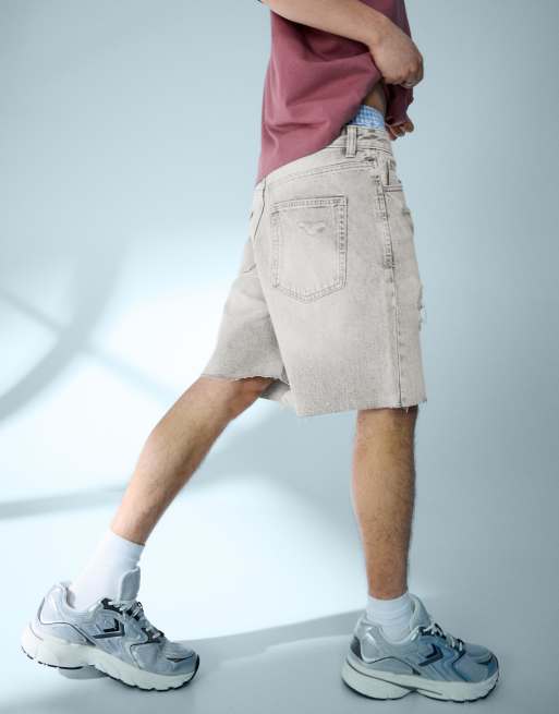 Bershka Ripped denim bermuda shorts in light grey, 4 of 4