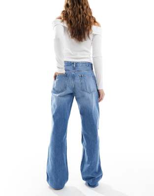 Bershka 90s Wide Leg Ripped Jeans In Indigo Wash-blue In Blue