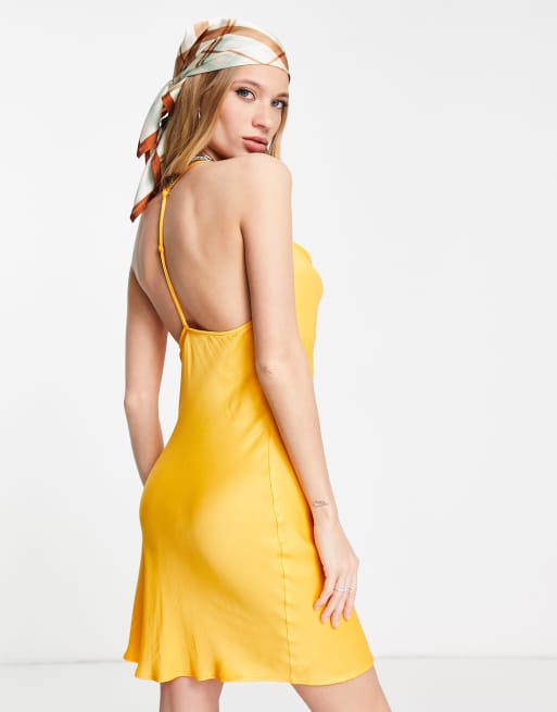 Bershka robe jaune new arrivals