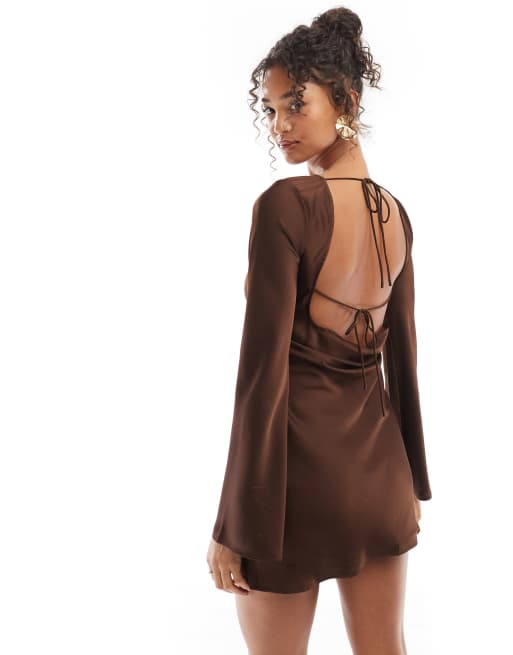 Bershka - Robe courte en satin avec liens dans le dos - Chocolat, 2 de 4
