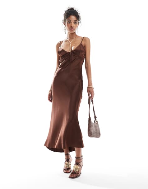 Bershka - Robe longue en satin nouée sur le devant - Marron - view 1
