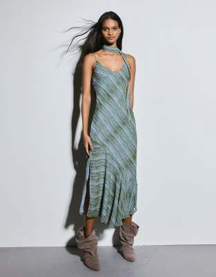 Robe mi-longue en mousseline avec détail foulard - Bleu XS
