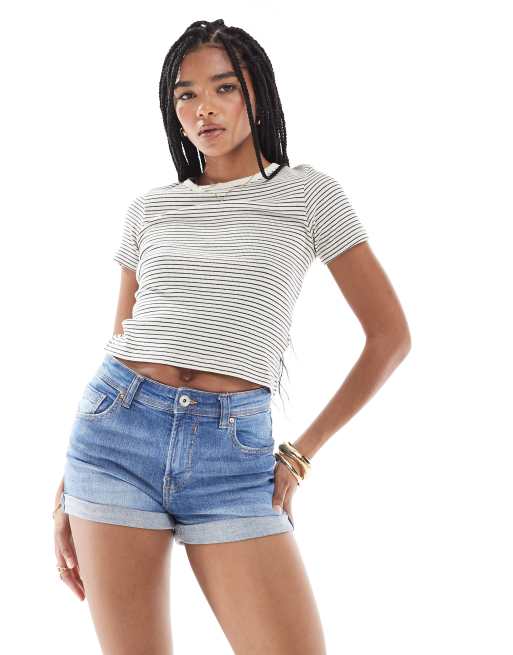 Bershka roll up hem denim shorts in mid blue