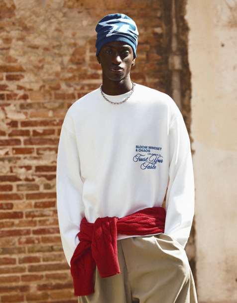 Bershka Round neck print sweatshirt in white - view 1