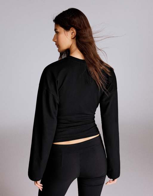 Bershka Ruched long sleeve t-shirt in black, 3 of 5