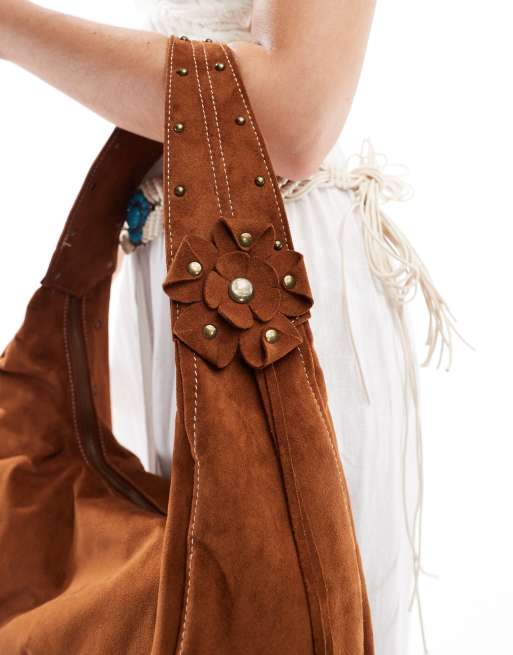 Bershka - Ruimvallende schoudertas van imitatiesuède met studs in bruin, 3 van 4