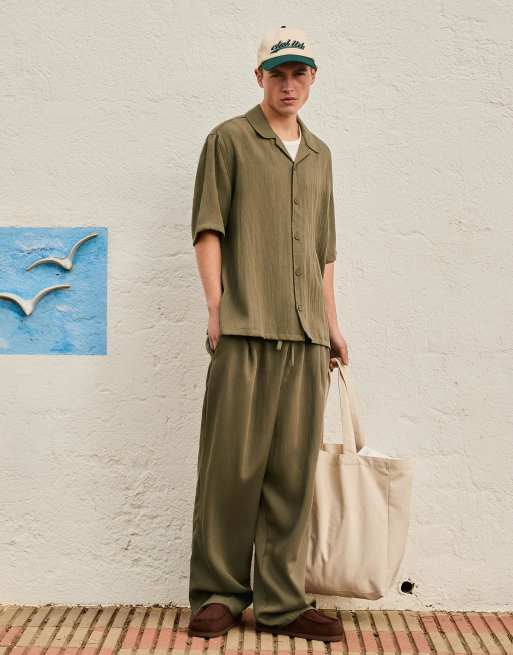 Bershka Rustic baggy trousers in khaki, 4 of 4