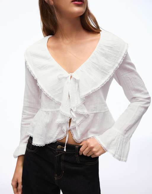 Bershka Rustic long sleeve ruffle blouse in white, 3 of 4